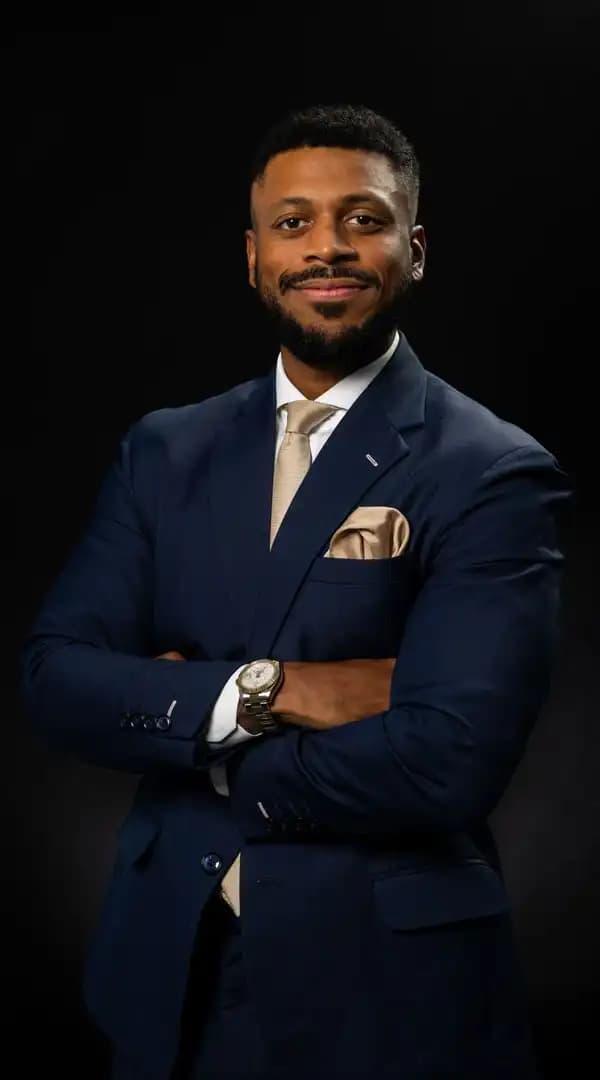 Aaron Leo